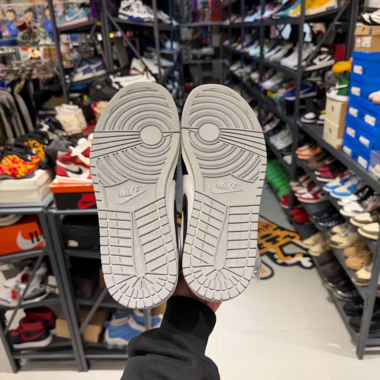 Nike Nike Multi Lowtop Sneakers 9.5 Men Size US 9.5 / EU 42-43 - 4 Thumbnail