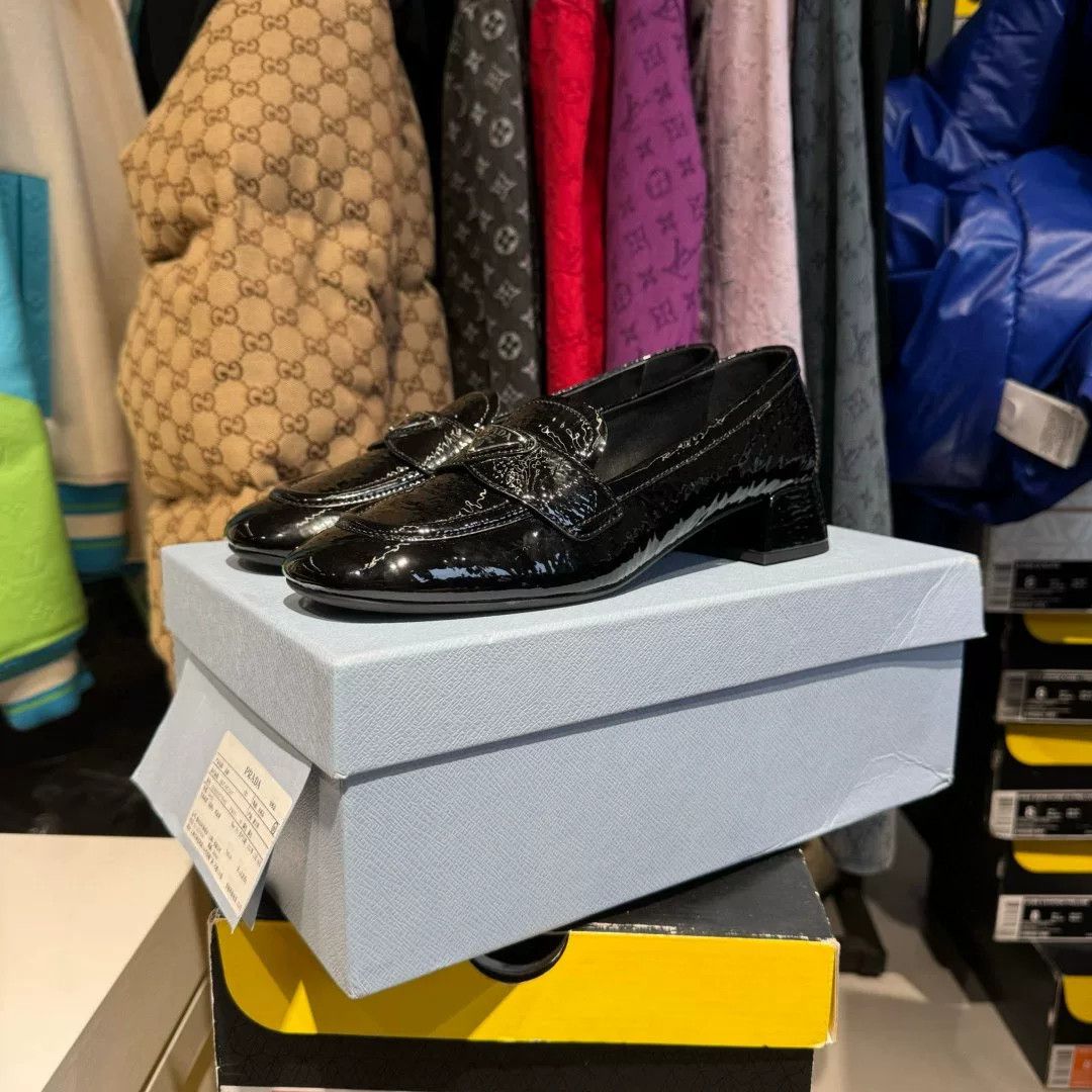 Prada Prada Black Lowtop Sneakers us_7-5 Women Size US 7.5 / IT 37.5 - 4 Thumbnail