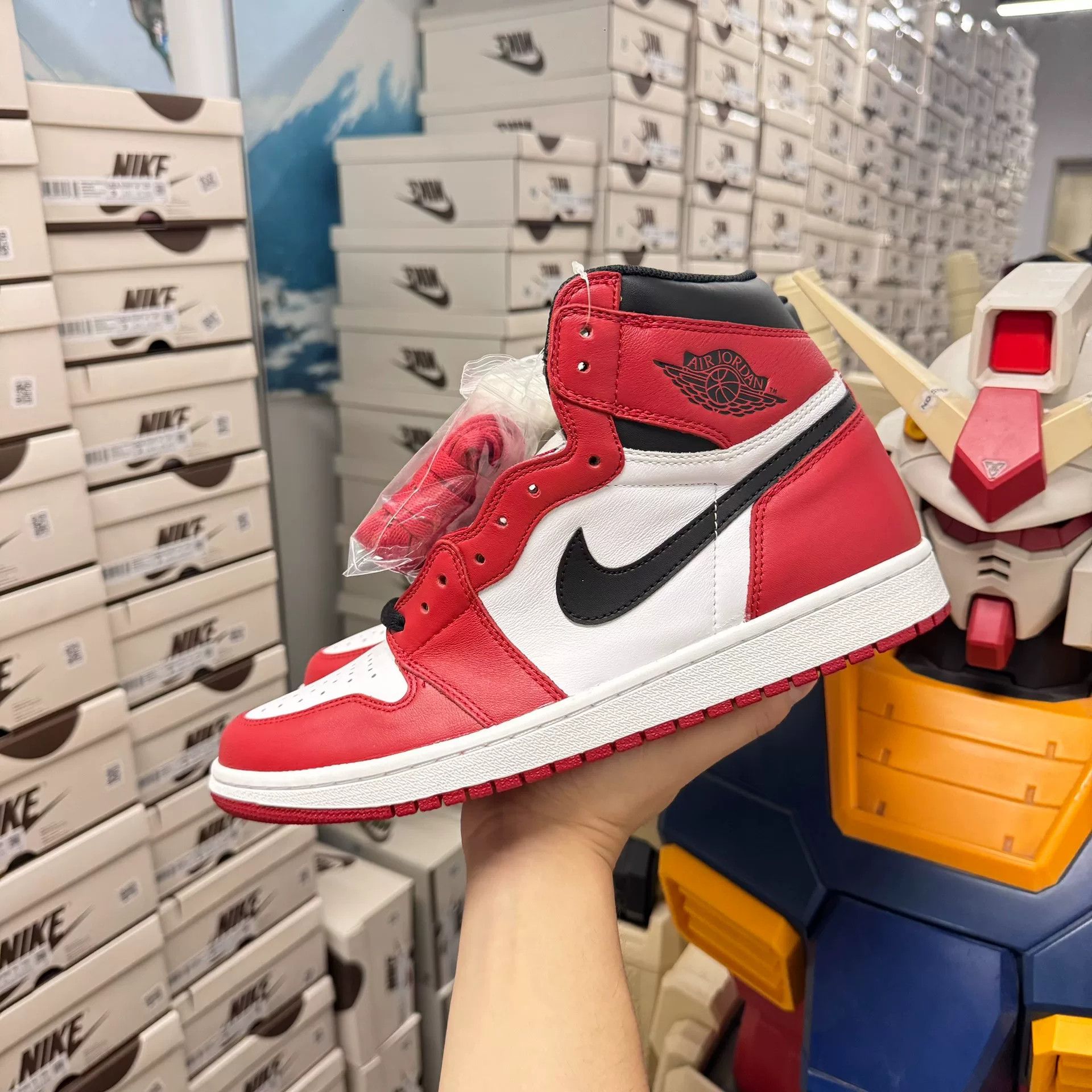 Nike Nike Red Lowtop Sneakers 11.5 Men Size US 11.5 / EU 44-45 - 2 Thumbnail