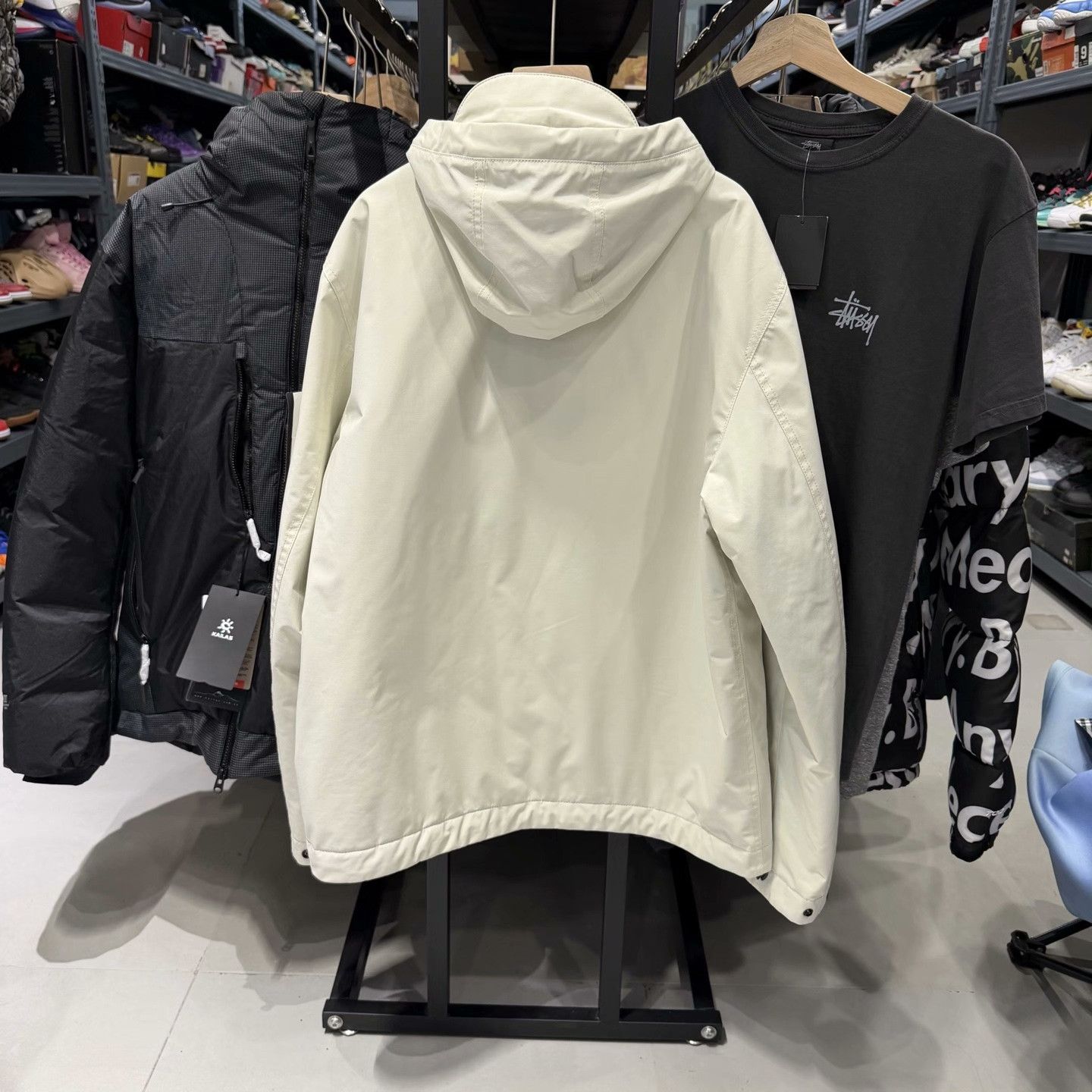 Stone Island Stone Island White Heavy Coat l Men Size US L / EU 52-54 / 3 - 2 Thumbnail