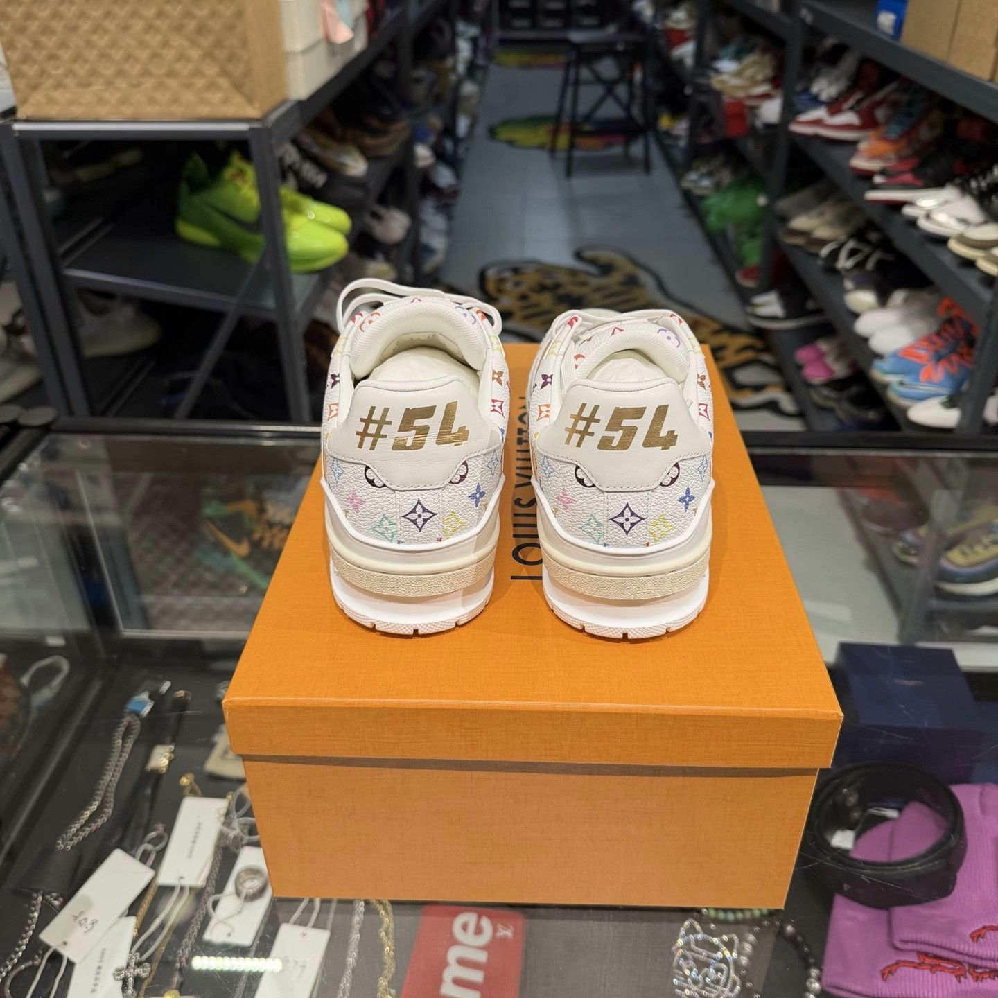 Louis Vuitton Louis Vuitton White Lowtop Sneakers 7.5 Men Size US 7.5 / EU 40-41 - 3 Thumbnail