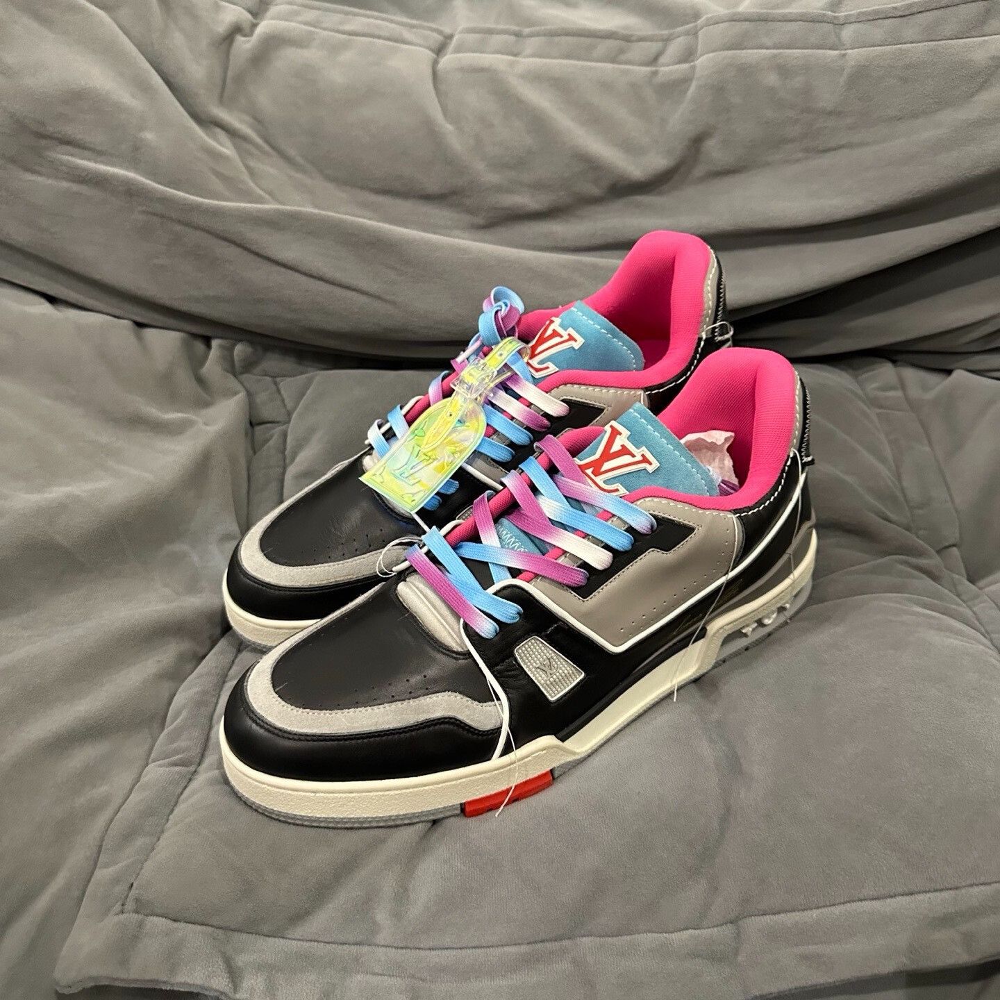 Louis Vuitton Louis Vuitton Multi Lowtop Sneakers 12 Men Size US 12 / EU 45 - 6 Thumbnail