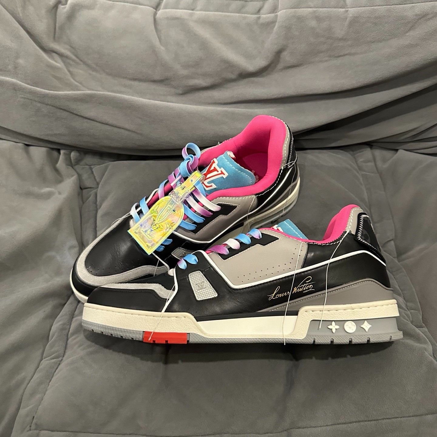 Louis Vuitton Louis Vuitton Multi Lowtop Sneakers 12 Men Size US 12 / EU 45 - 7 Thumbnail
