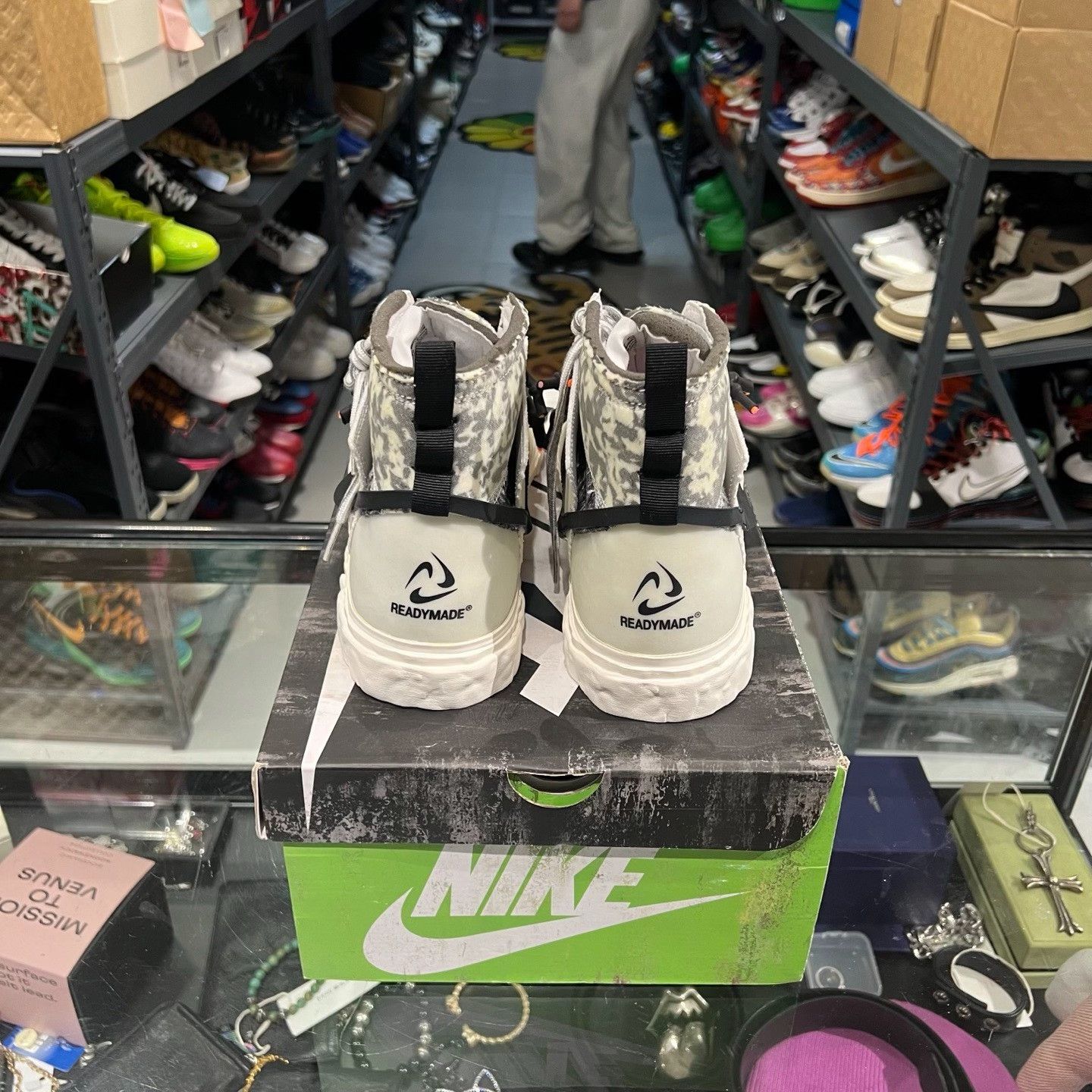 Nike Nike White Lowtop Sneakers 14 Men Size US 14 / EU 47 - 3 Thumbnail