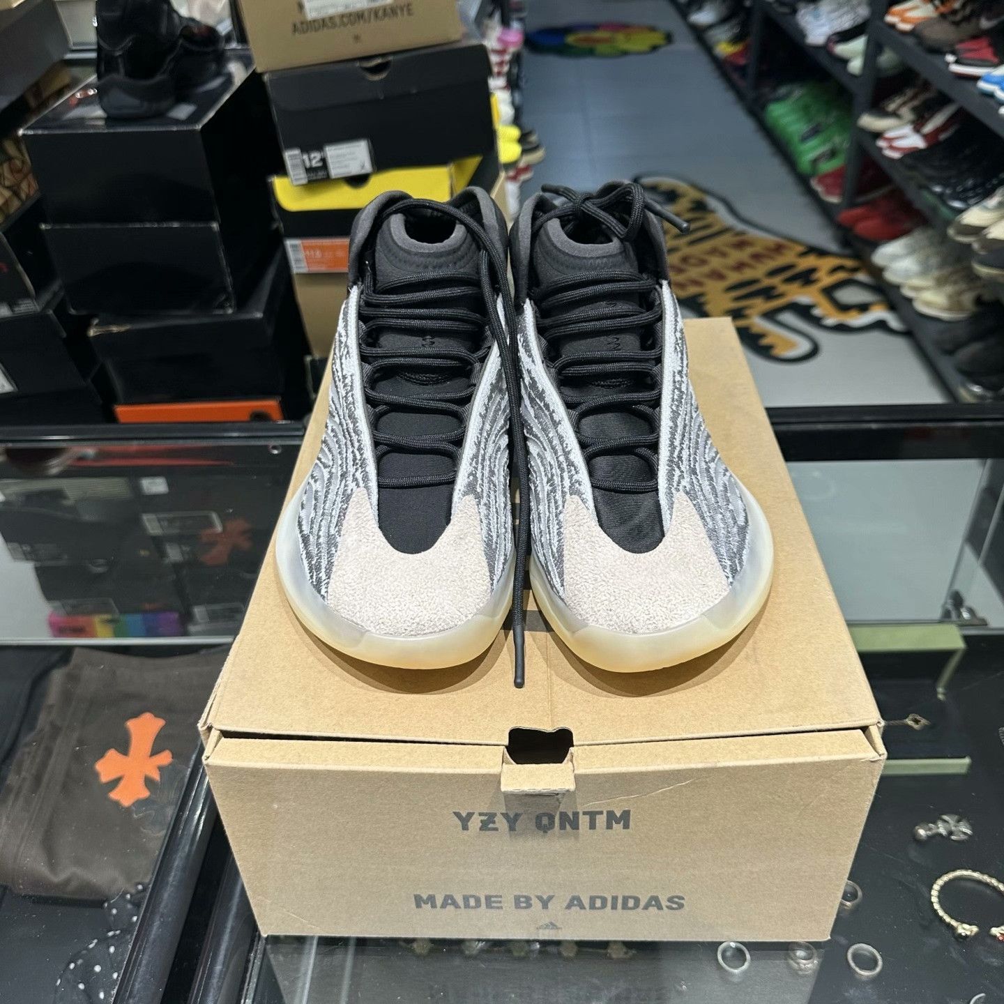 Adidas Adidas Gray Lowtop Sneakers 10.5 Men Size US 10.5 / EU 43-44 - 2 Thumbnail