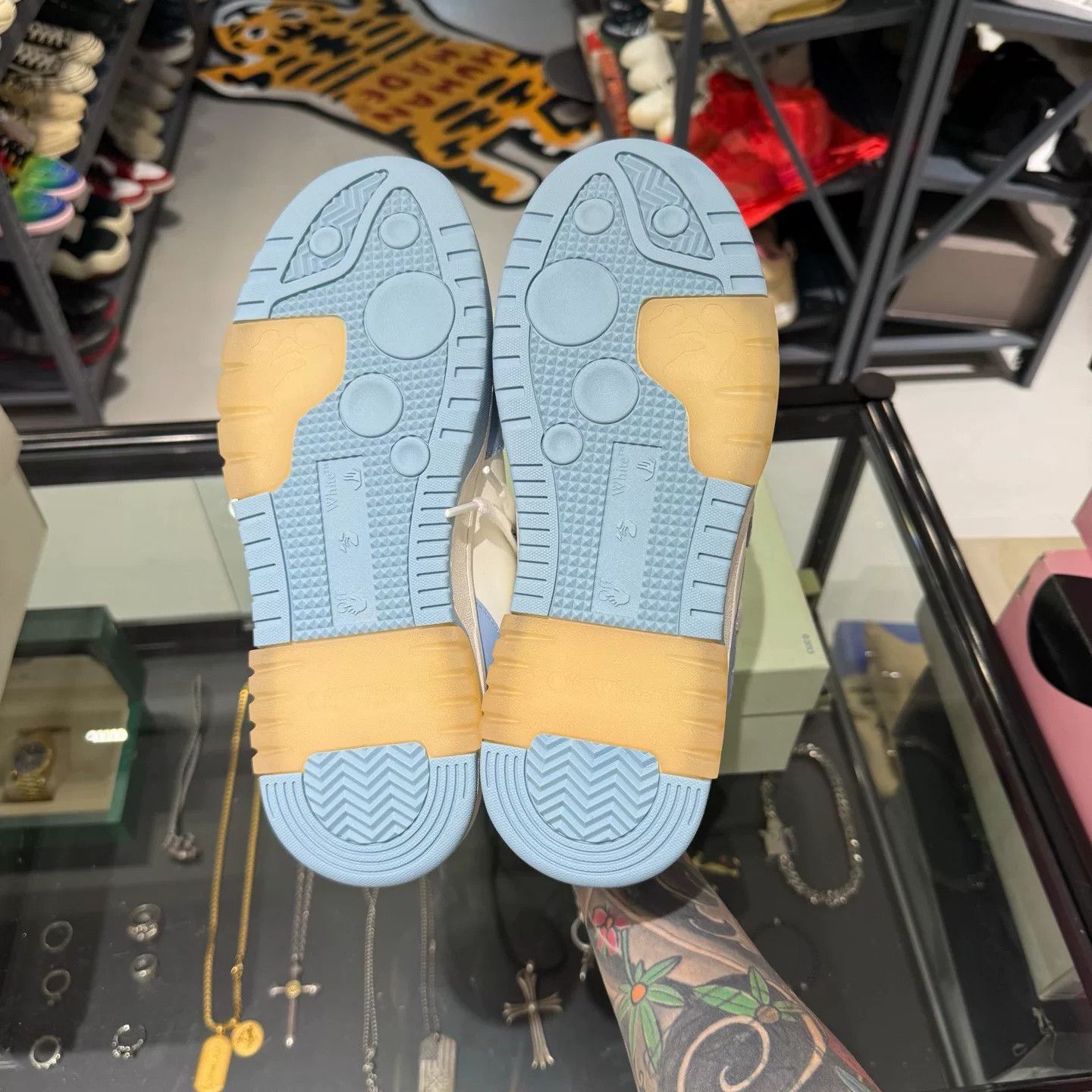 Off-White Off-White Blue Lowtop Sneakers 8.5 Men Size US 8.5 / EU 41-42 - 7 Thumbnail