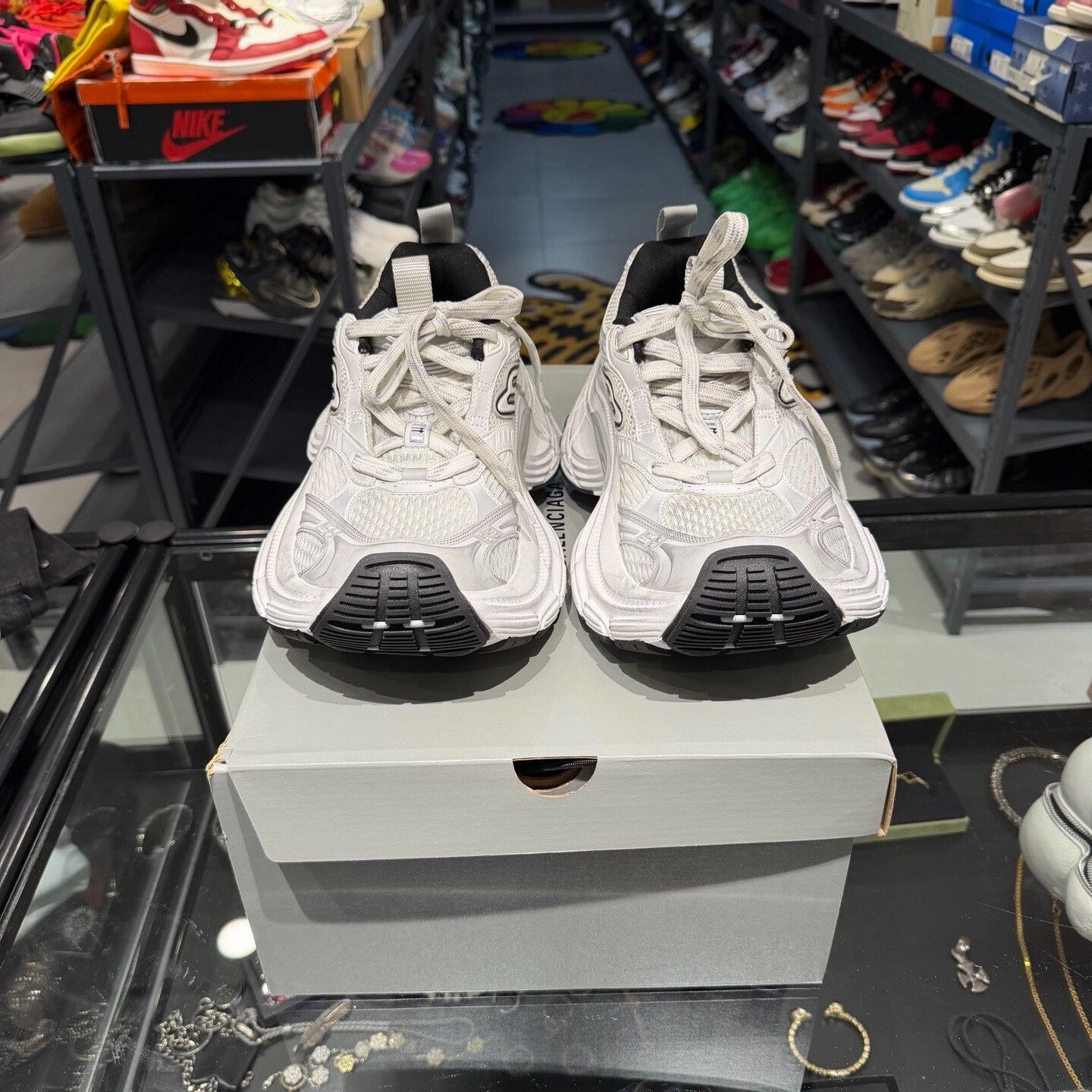Balenciaga Balenciaga Multi Lowtop Sneakers 8.5 Men Size US 8.5 / EU 41-42 - 2 Thumbnail