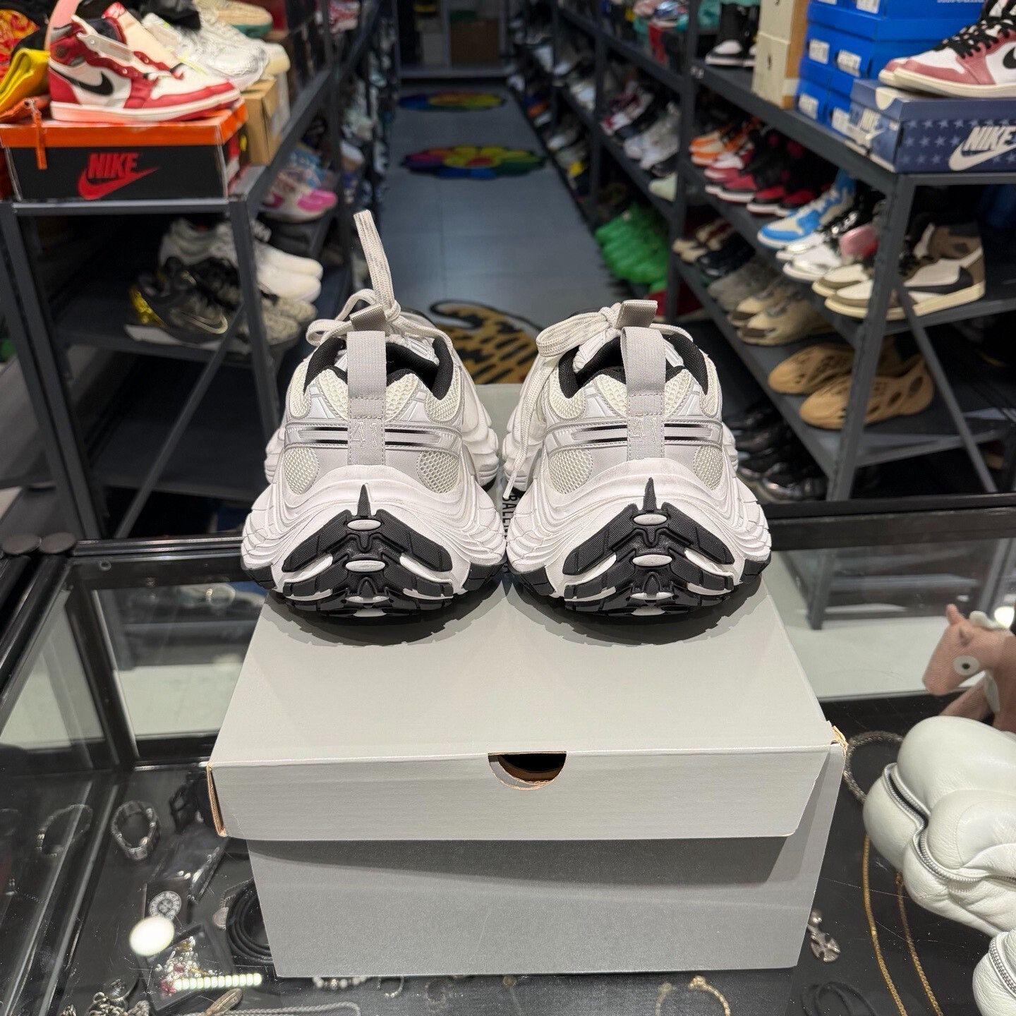 Balenciaga Balenciaga Multi Lowtop Sneakers 8.5 Men Size US 8.5 / EU 41-42 - 3 Thumbnail