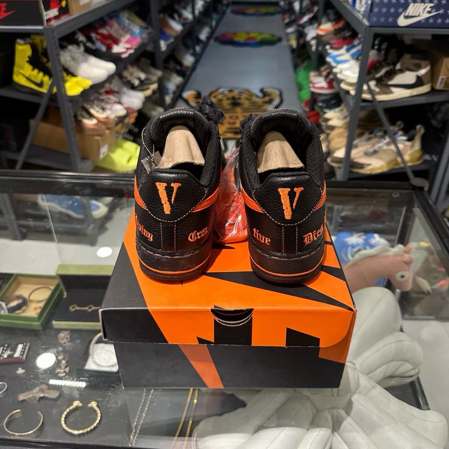 Nike Nike Orange Lowtop Sneakers 10.5 Men Size US 10.5 / EU 43-44 - 3 Thumbnail
