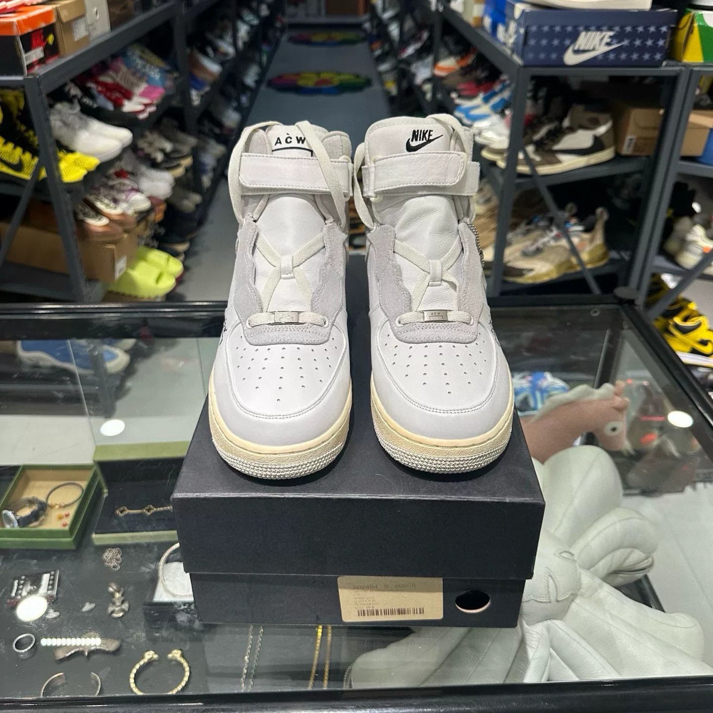 Nike Nike White Hitop Sneakers 11 Men Size US 11 / EU 44 - 2 Thumbnail