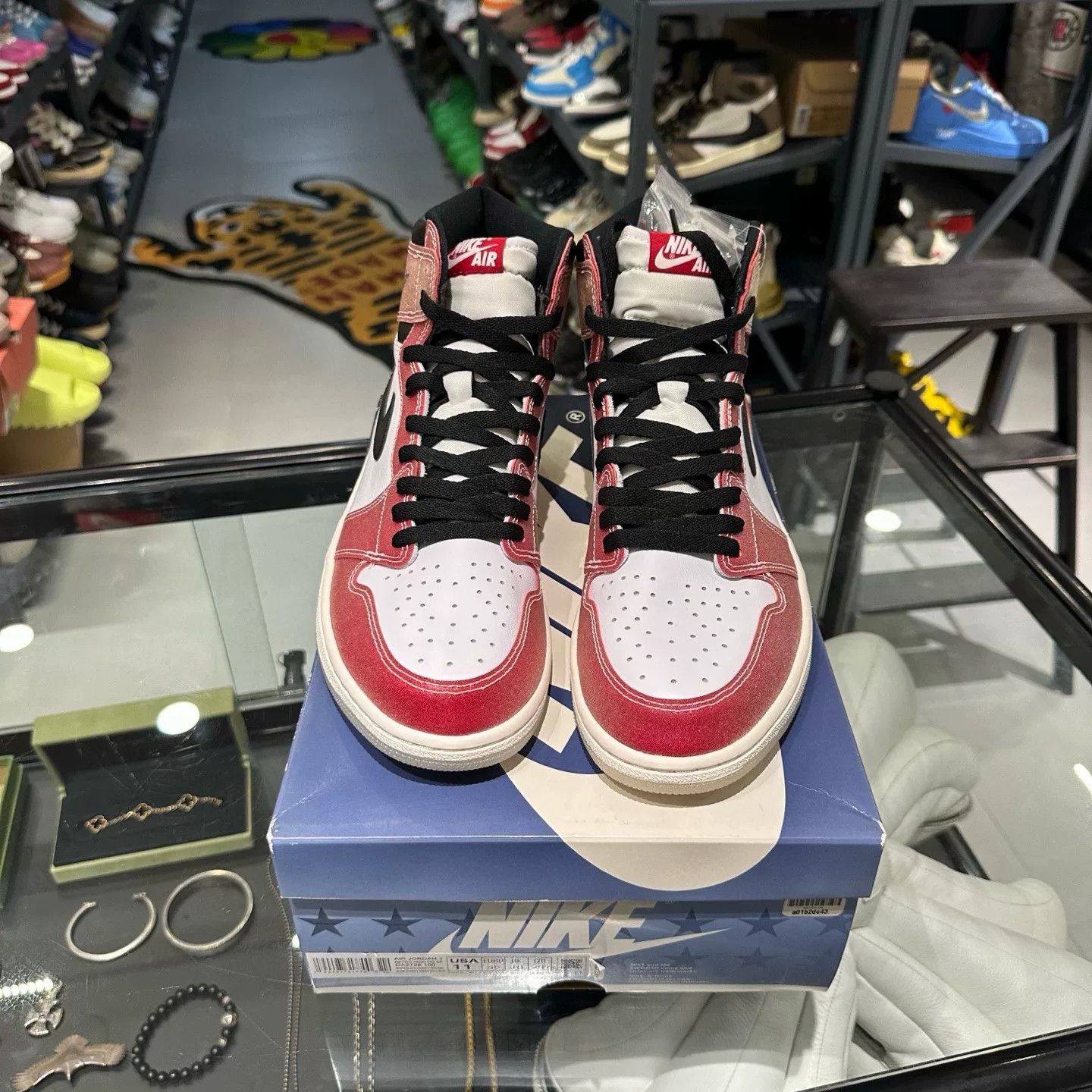 Nike Nike Red Lowtop Sneakers 11.5 Men Size US 11.5 / EU 44-45 - 2 Thumbnail