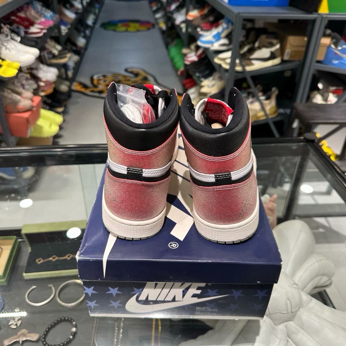 Nike Nike Red Lowtop Sneakers 11.5 Men Size US 11.5 / EU 44-45 - 3 Thumbnail