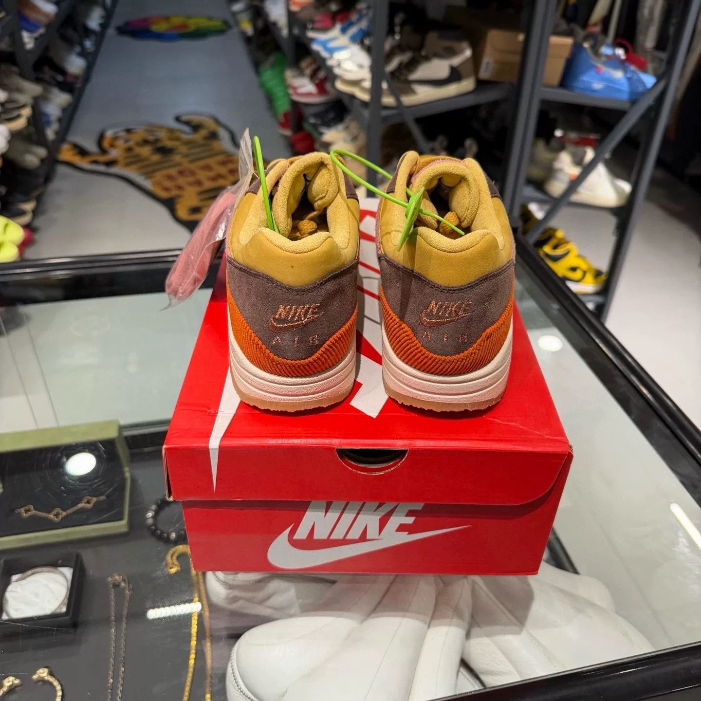 Nike Nike Lowtop Sneakers 10.5 Men Size US 10.5 / EU 43-44 - 3 Thumbnail