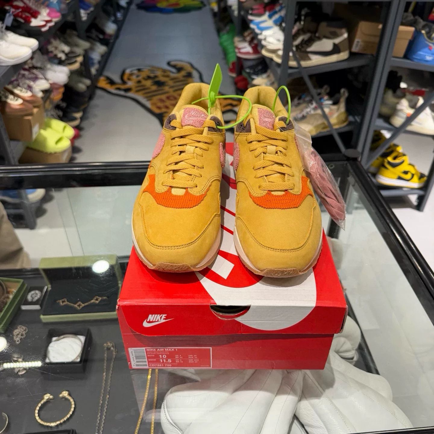 Nike Nike Lowtop Sneakers 10.5 Men Size US 10.5 / EU 43-44 - 2 Thumbnail