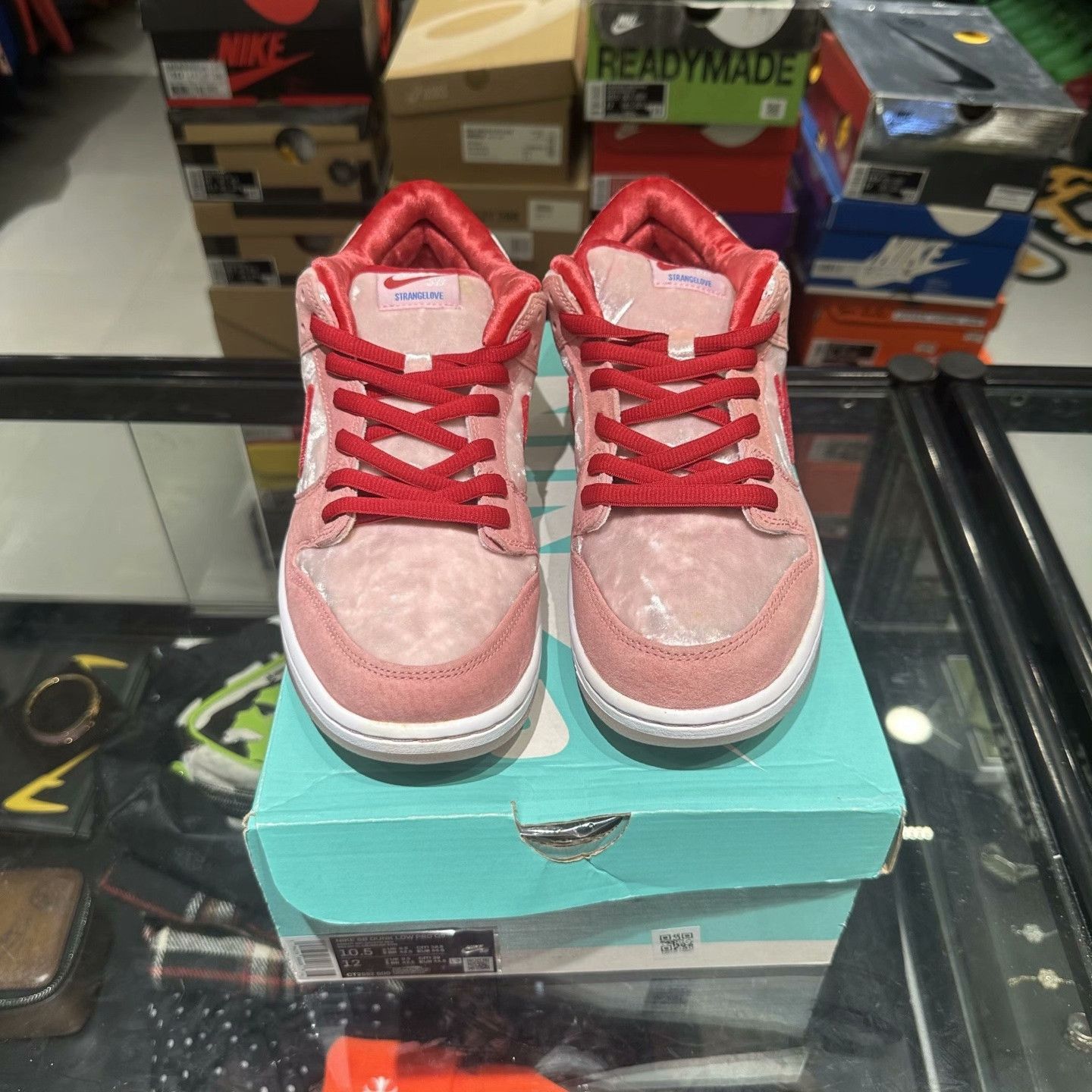 Nike Nike Pink Lowtop Sneakers 11 Men Size US 11 / EU 44 - 2 Thumbnail