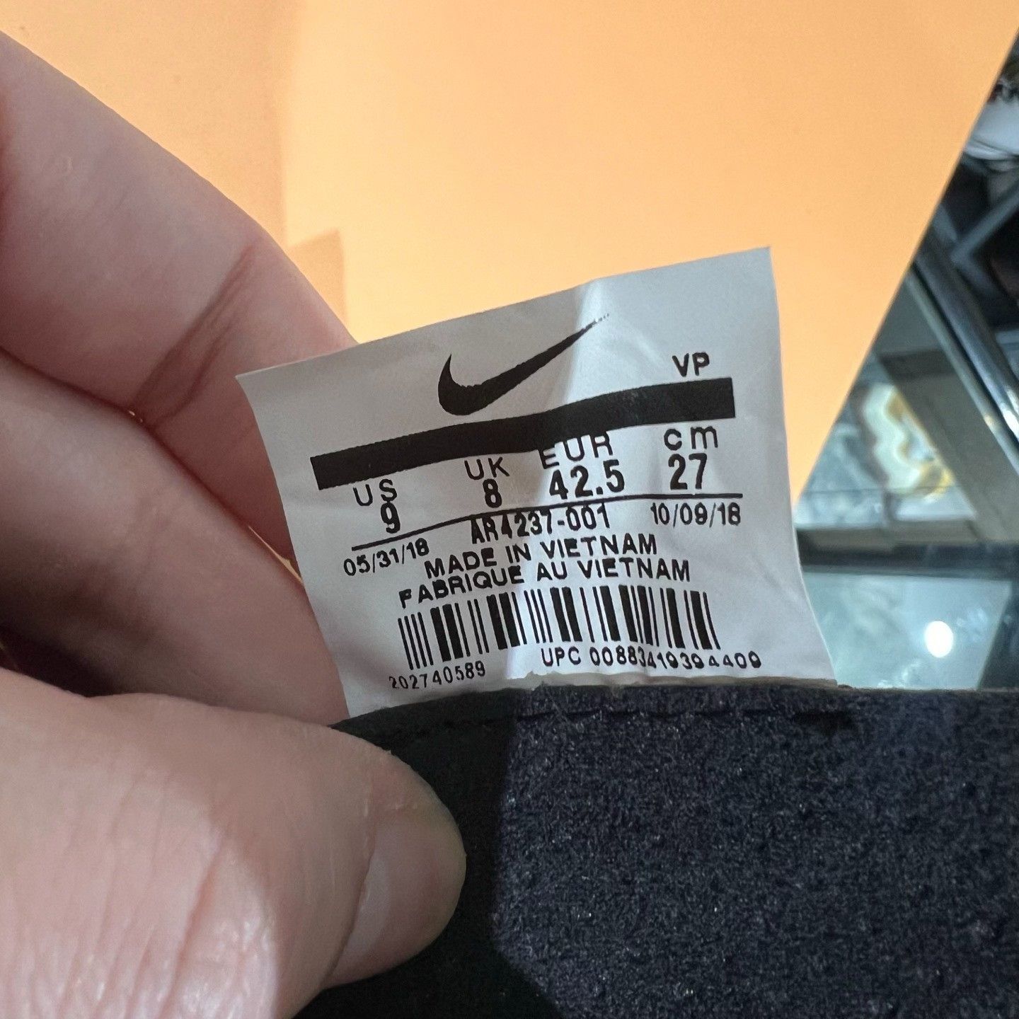 Nike Nike Black Hitop Sneakers 9.5 Men Size US 9.5 / EU 42-43 - 5 Thumbnail