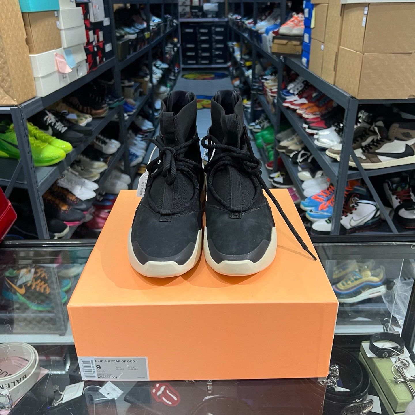 Nike Nike Black Hitop Sneakers 9.5 Men Size US 9.5 / EU 42-43 - 2 Thumbnail