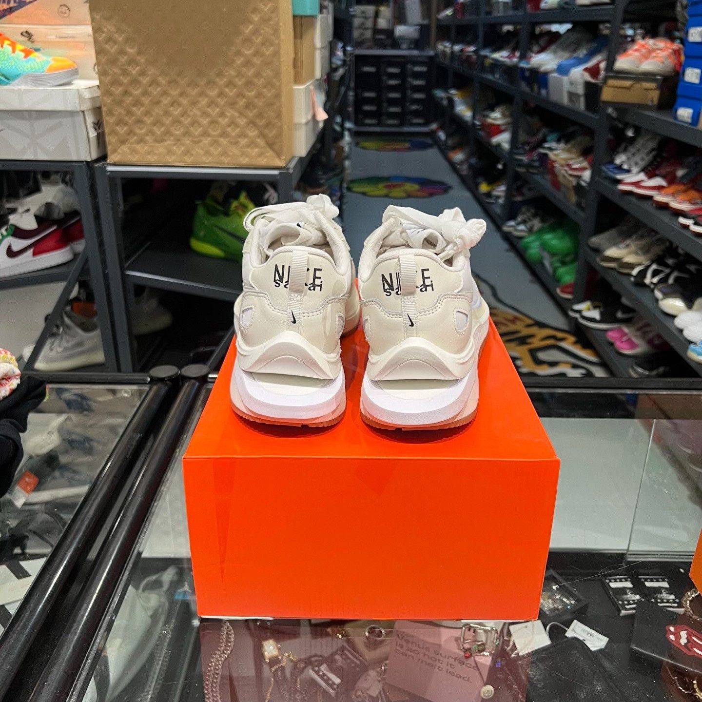 Nike Nike White Lowtop Sneakers 10 Men Size US 10 / EU 43 - 3 Thumbnail