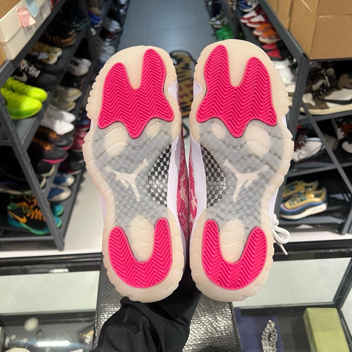 Nike Nike Pink Lowtop Sneakers 9.5 Men Size US 9.5 / EU 42-43 - 4 Thumbnail