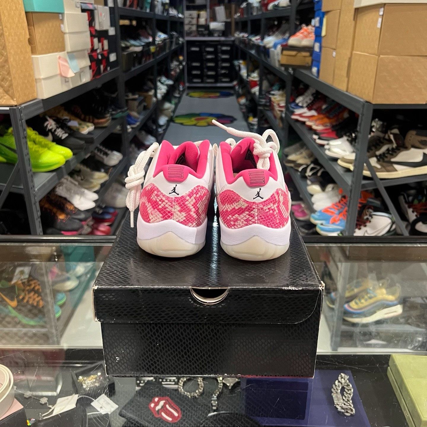 Nike Nike Pink Lowtop Sneakers 9.5 Men Size US 9.5 / EU 42-43 - 3 Thumbnail