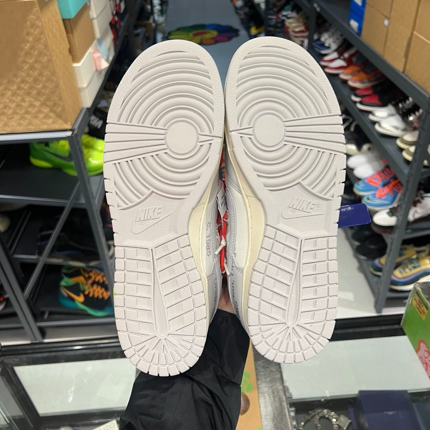 Nike Nike White Lowtop Sneakers 10.5 Men Size US 10.5 / EU 43-44 - 4 Thumbnail