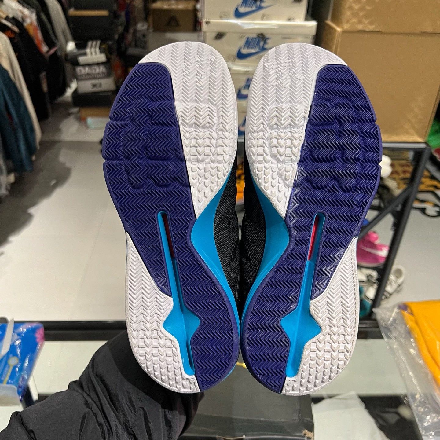 Nike Nike Lowtop Sneakers 9.5 Men Size US 9.5 / EU 42-43 - 4 Thumbnail