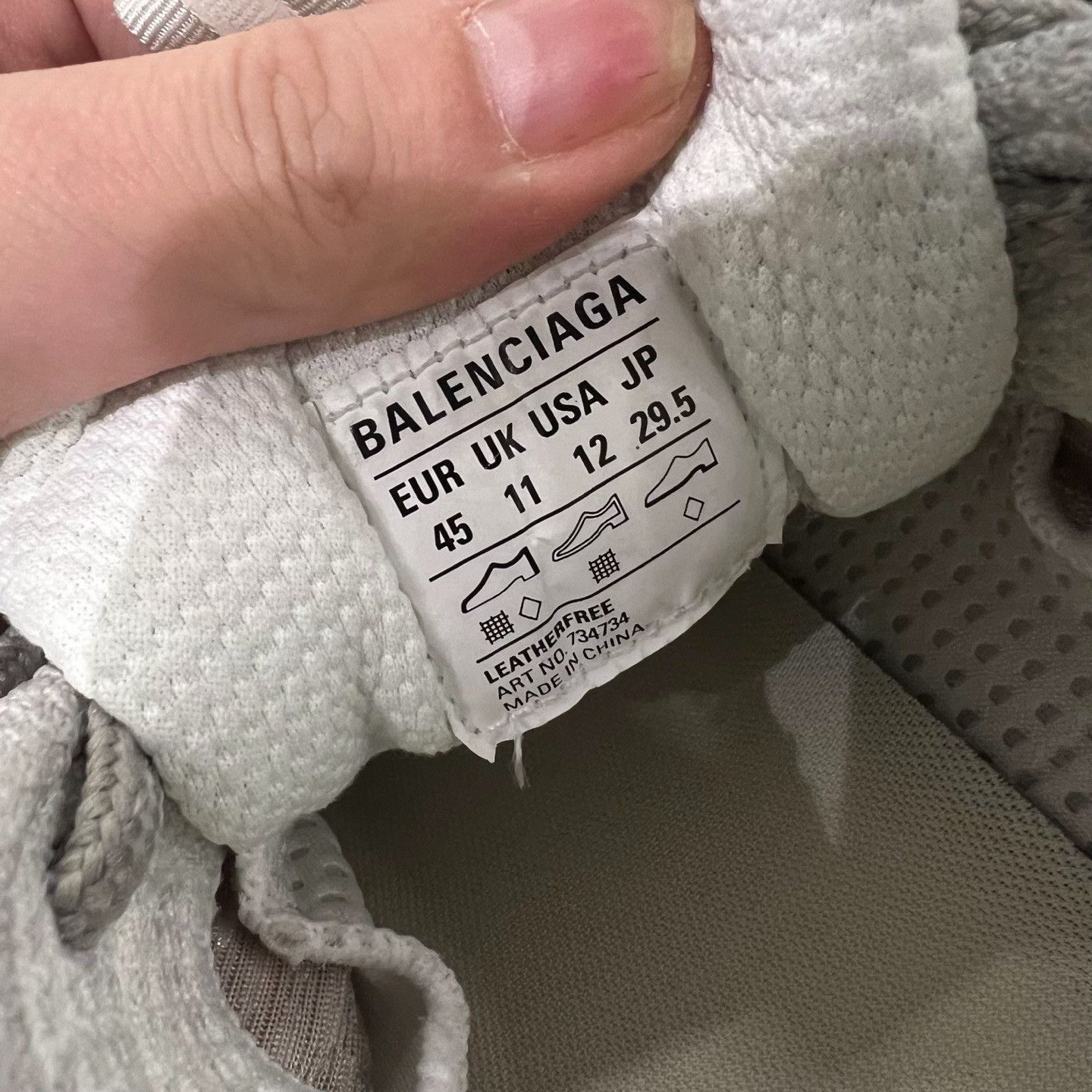 Balenciaga Balenciaga Beige Lowtop Sneakers 11.5 Men Size US 11.5 / EU 44-45 - 4 Thumbnail