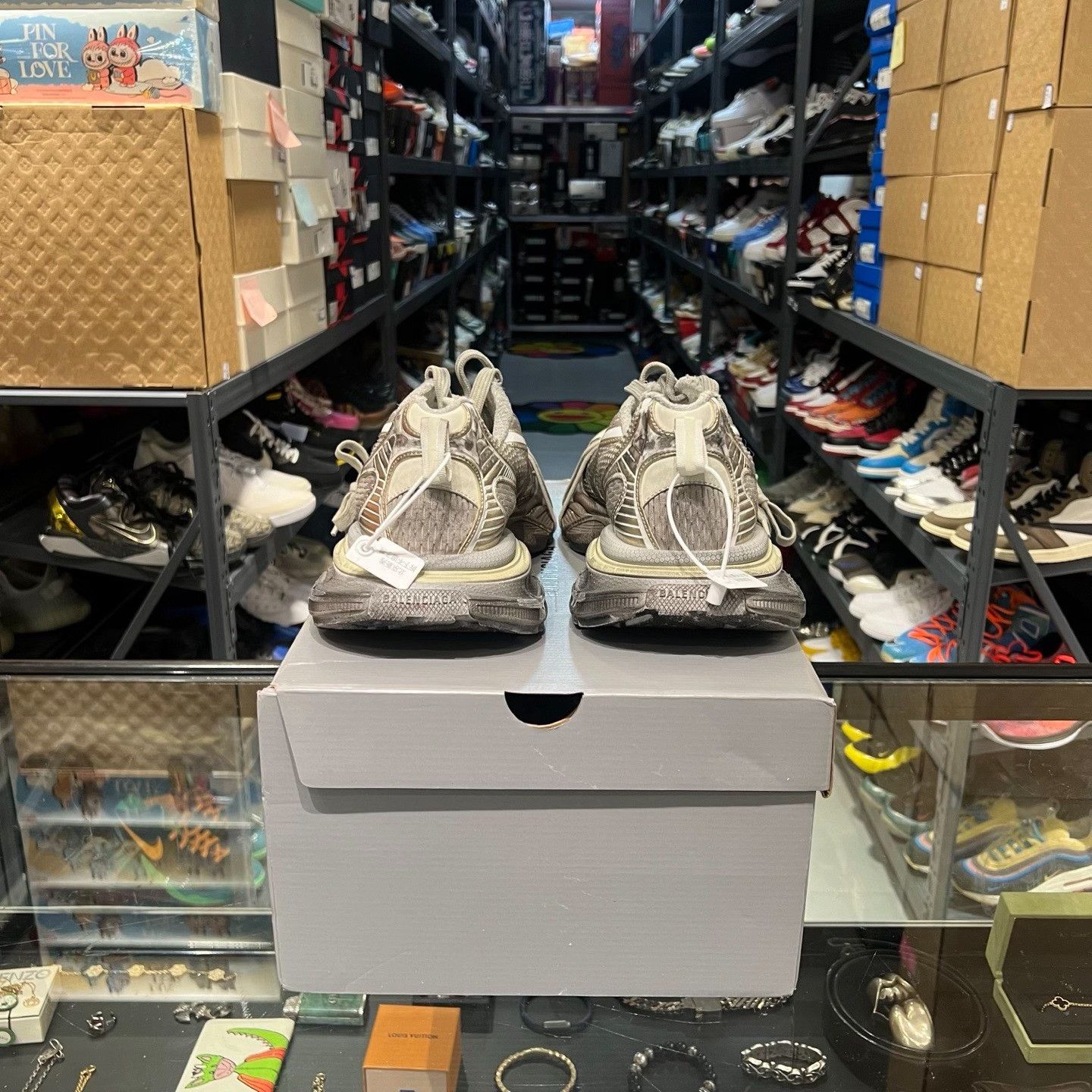 Balenciaga Balenciaga Beige Lowtop Sneakers 11.5 Men Size US 11.5 / EU 44-45 - 3 Thumbnail