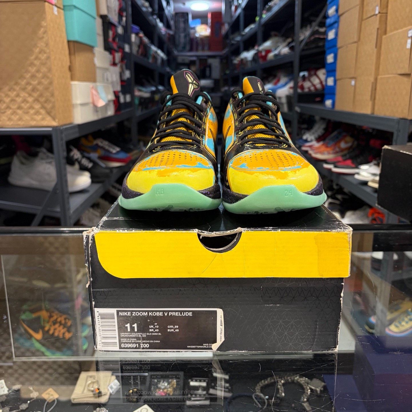 Nike Nike Yellow Lowtop Sneakers 11.5 Men Size US 11.5 / EU 44-45 - 2 Thumbnail
