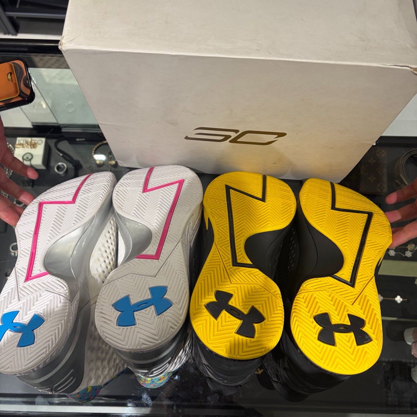 Under Armour Under Armour Gold Lowtop Sneakers 11.5 Men Size US 11.5 / EU 44-45 - 7 Thumbnail