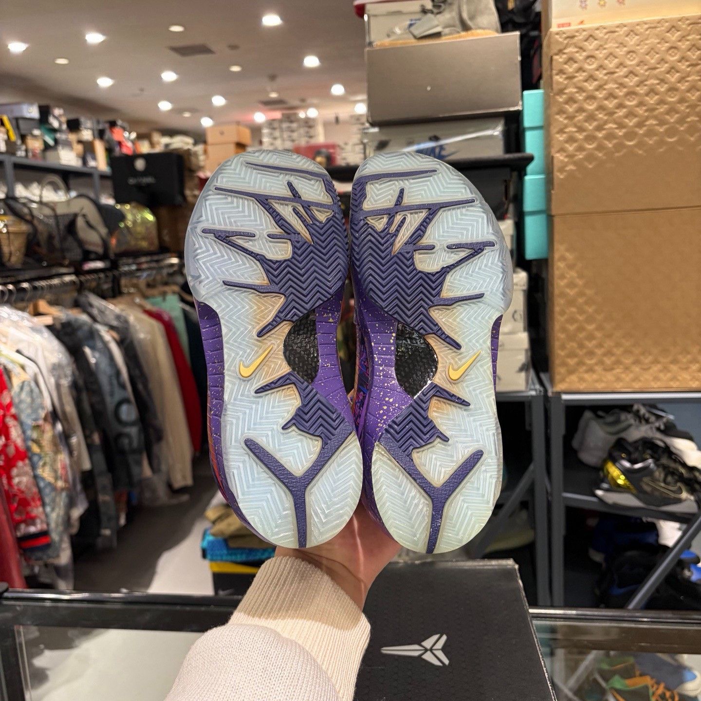 Nike Nike Purple Lowtop Sneakers 8.5 Men Size US 8.5 / EU 41-42 - 4 Thumbnail