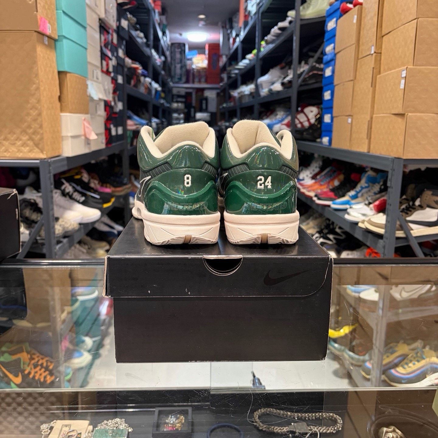 Nike Nike Green Lowtop Sneakers 11 Men Size US 11 / EU 44 - 3 Thumbnail