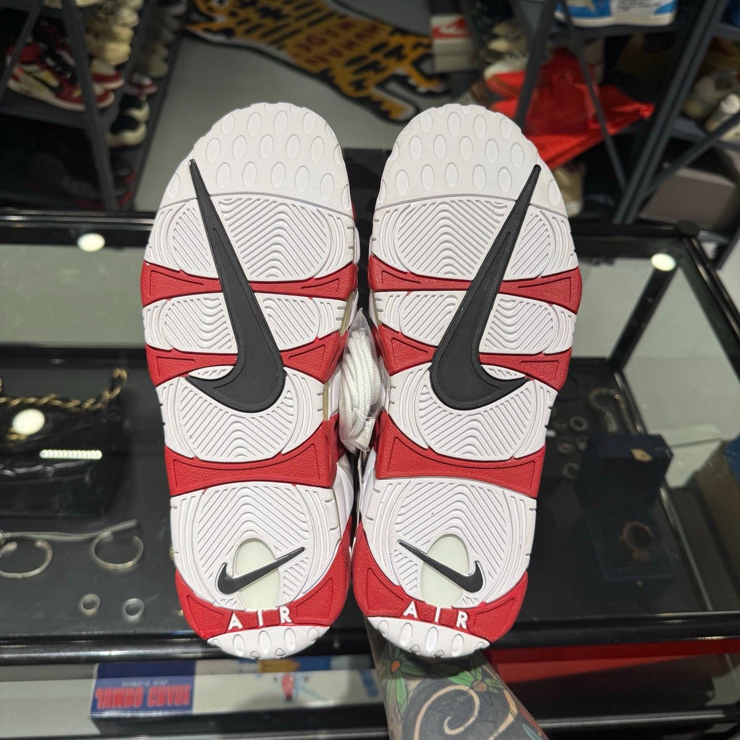 Nike Nike Red Lowtop Sneakers 10 Men Size US 10 / EU 43 - 4 Thumbnail