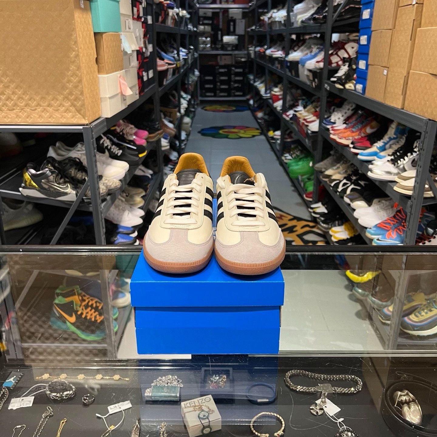 Adidas Adidas Lowtop Sneakers 10.5 Men Size US 10.5 / EU 43-44 - 2 Thumbnail