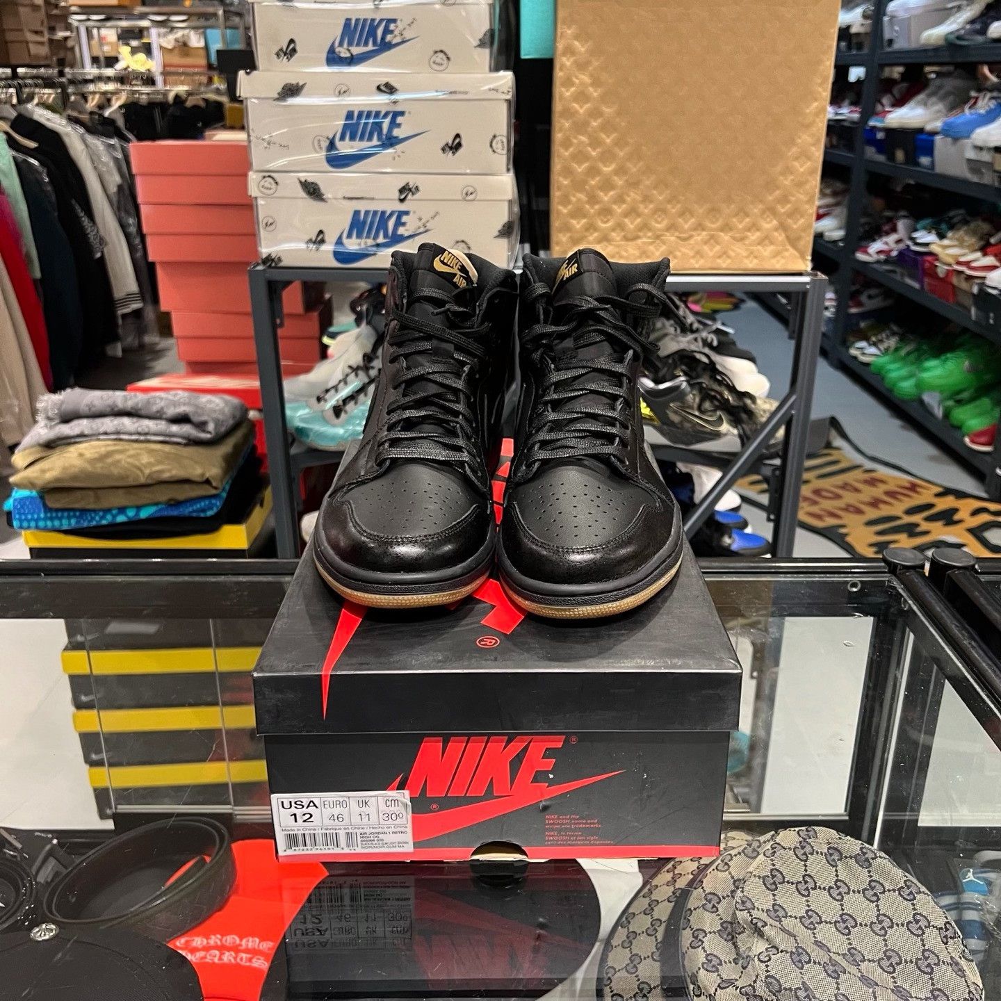 Nike Nike Black Lowtop Sneakers 12 Men Size US 12 / EU 45 - 2 Thumbnail