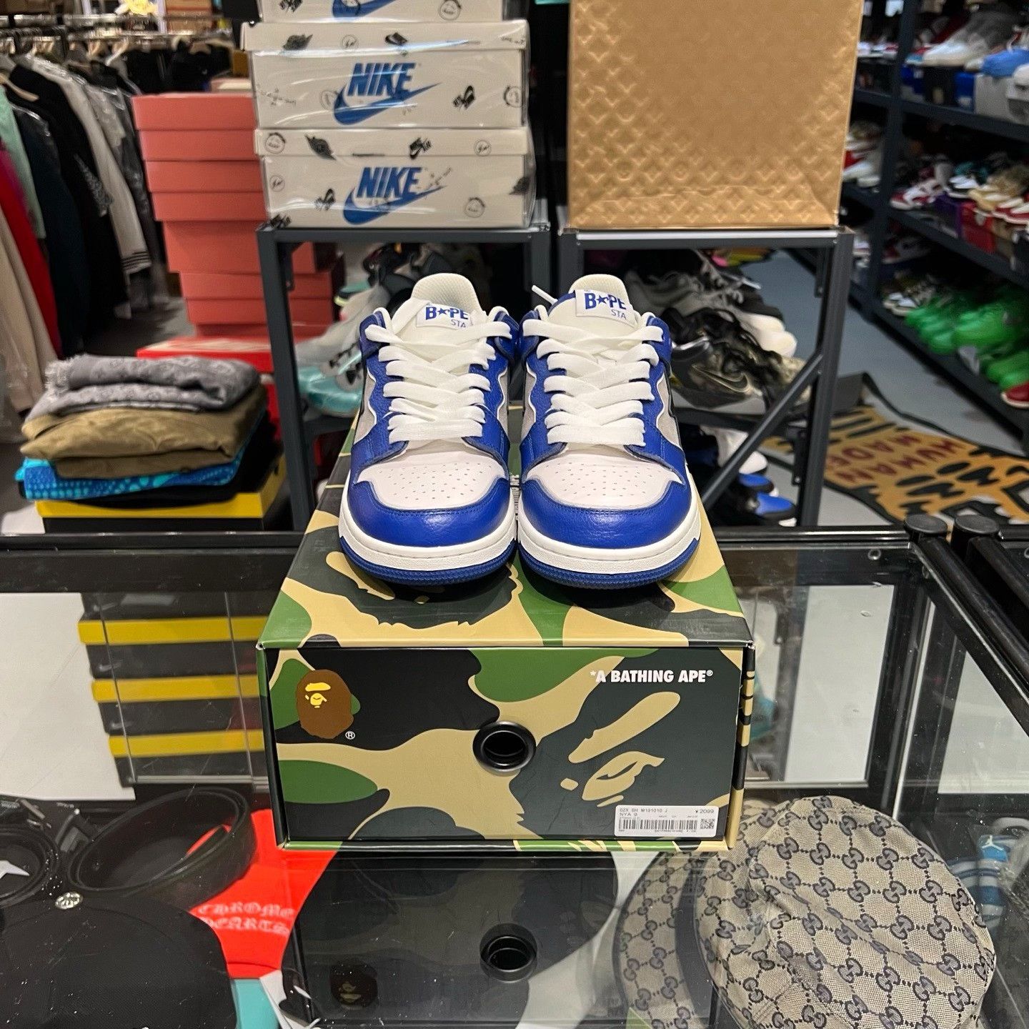Nike Nike Multi Lowtop Sneakers 9.5 Men Size US 9.5 / EU 42-43 - 2 Thumbnail