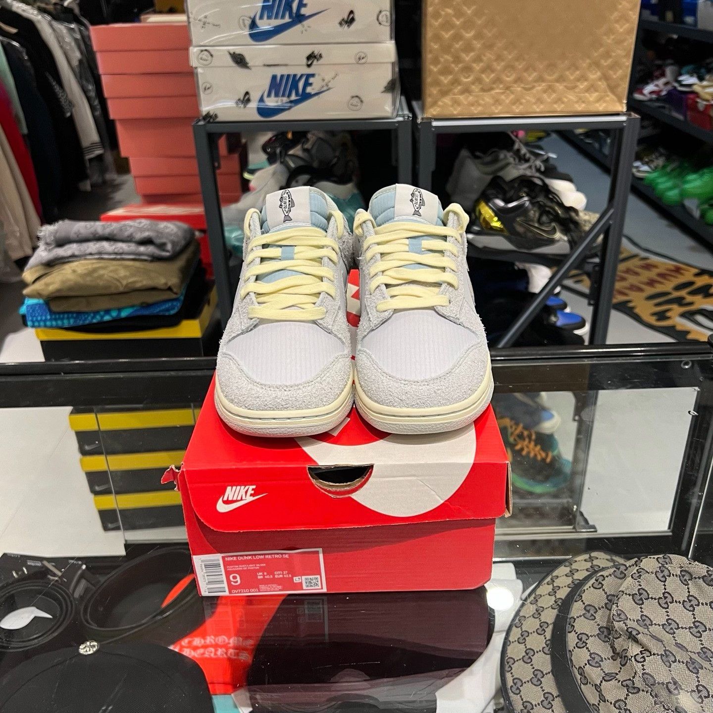 Nike Nike Lowtop Sneakers 9.5 Men Size US 9.5 / EU 42-43 - 2 Thumbnail