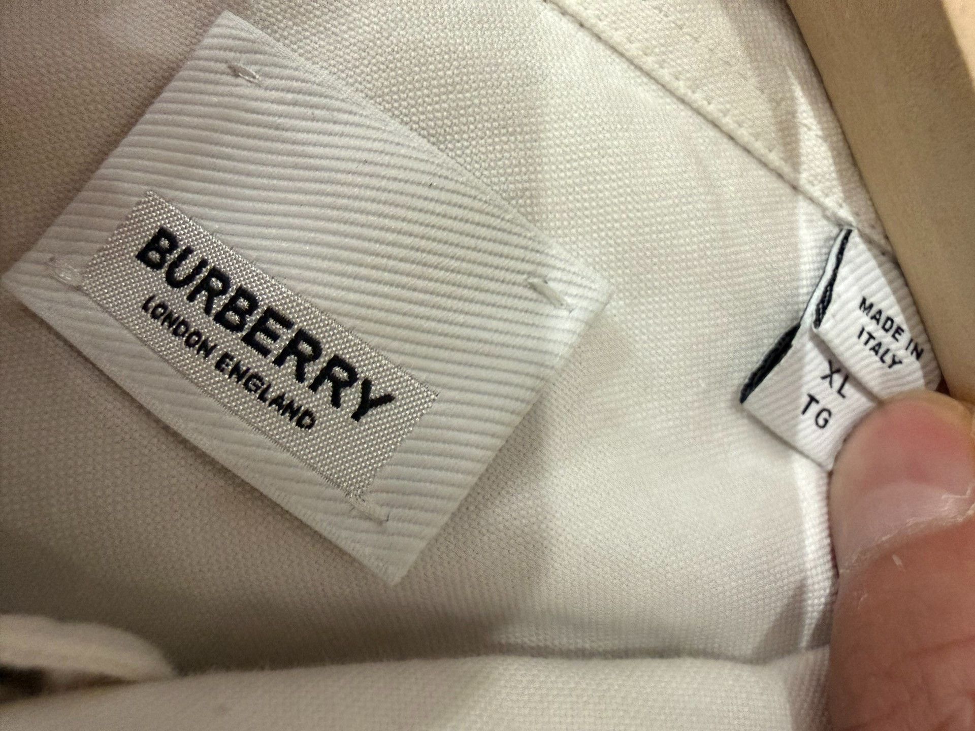 Burberry Burberry White Shirt xl Men Size US XL / EU 56 / 4 - 6 Thumbnail
