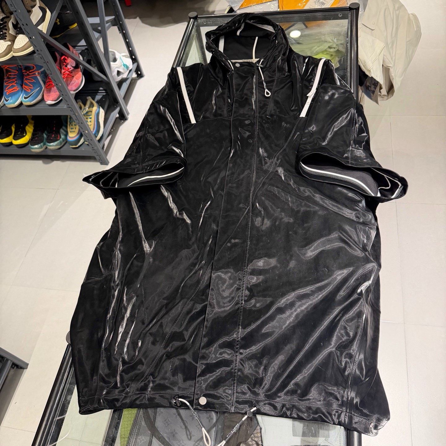 Givenchy Givenchy Black Light Jacket xl Men Size US XL / EU 56 / 4 - 3 Thumbnail