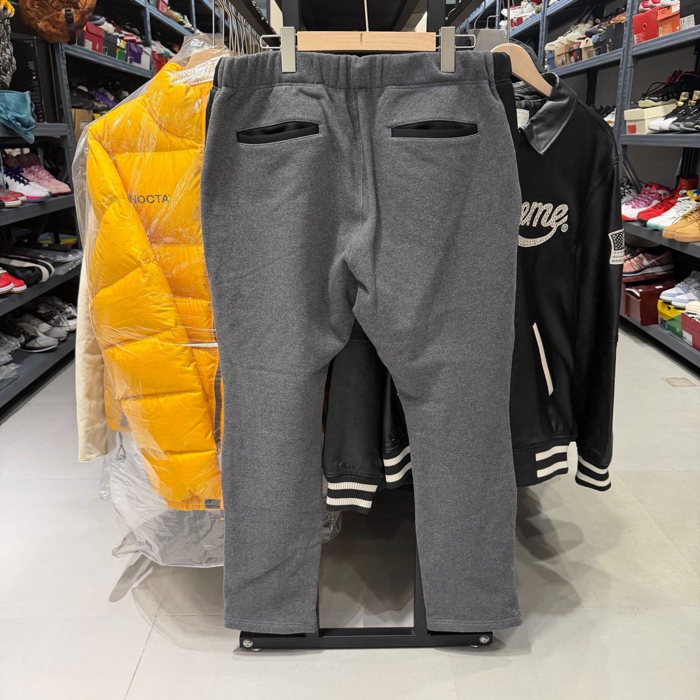 Givenchy Givenchy Gray Sweatpants 28 Women Size 28" / US 6 / IT 42 - 2 Thumbnail