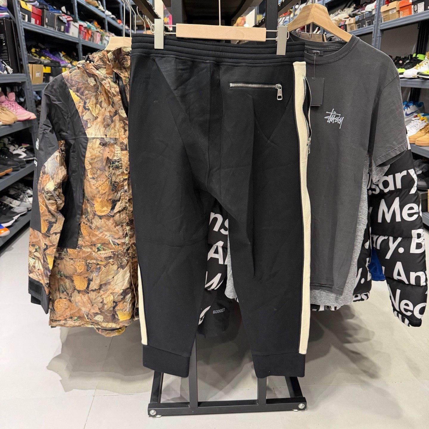 Balenciaga Balenciaga Sweatpants 36 Men Size US 36 / EU 52 - 2 Thumbnail