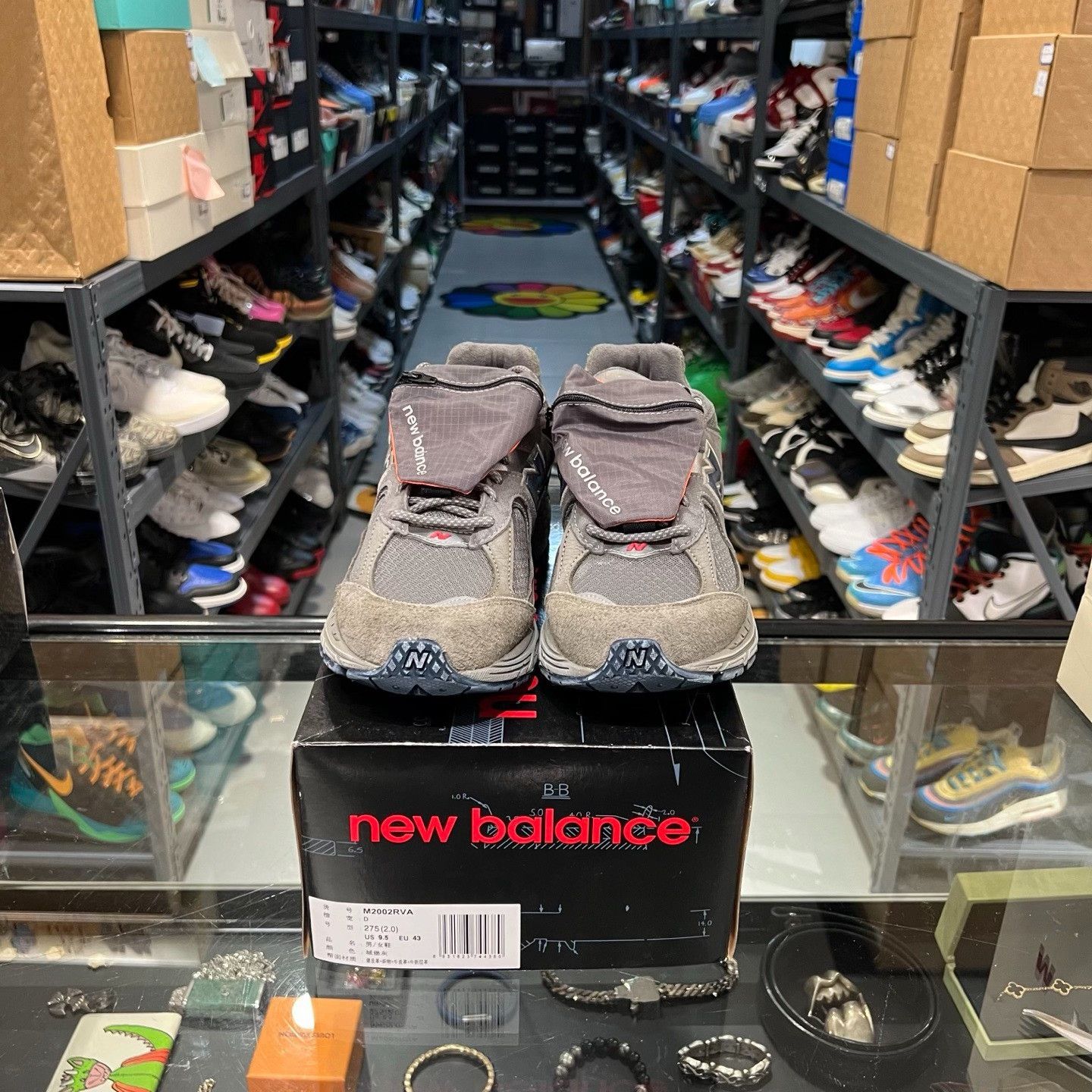 New Balance New Balance Gray Lowtop Sneakers 10 Men Size US 10 / EU 43 - 2 Thumbnail