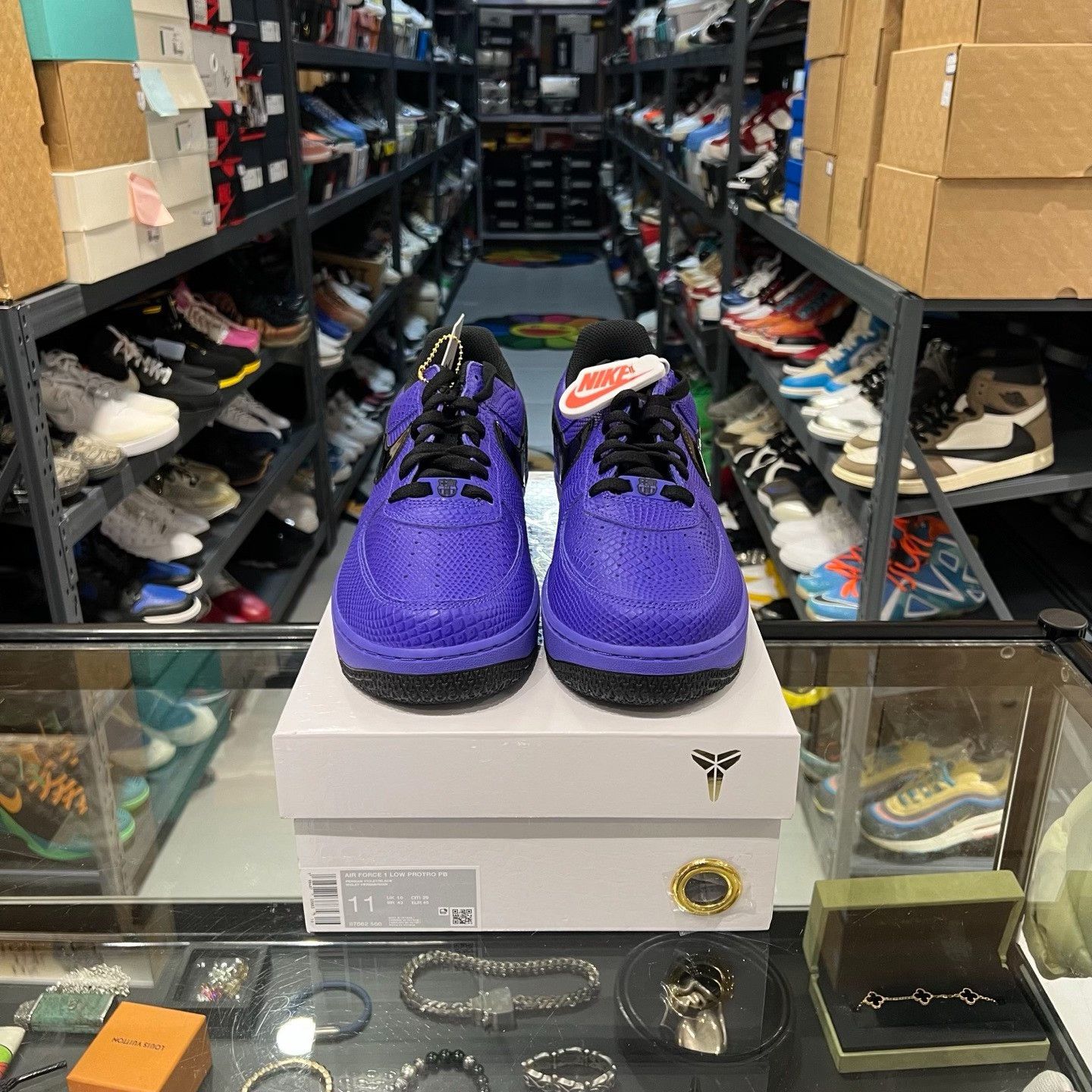 Nike Nike Purple Lowtop Sneakers 11.5 Men Size US 11.5 / EU 44-45 - 2 Thumbnail