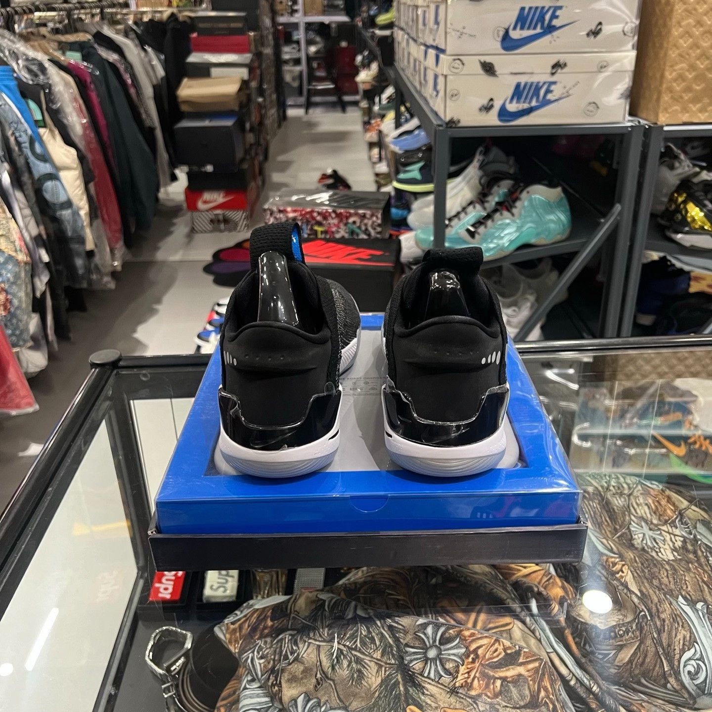 Nike Nike Black Lowtop Sneakers 9.5 Men Size US 9.5 / EU 42-43 - 3 Thumbnail