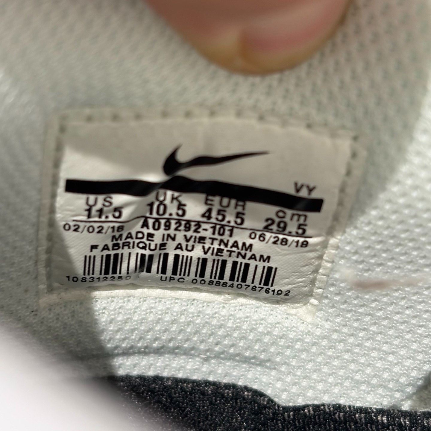 Nike Nike White Lowtop Sneakers 12 Men Size US 12 / EU 45 - 5 Thumbnail