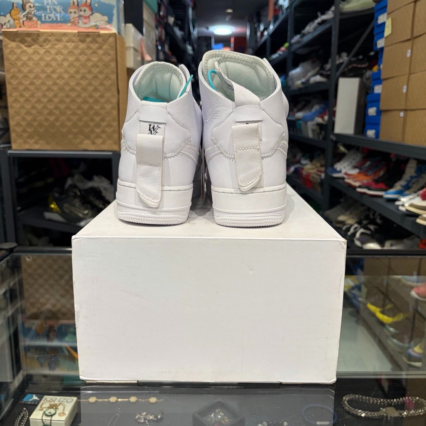 Nike Nike White Lowtop Sneakers 12 Men Size US 12 / EU 45 - 3 Thumbnail
