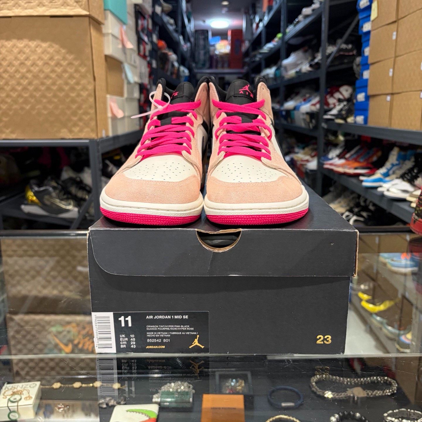 Nike Nike Pink Lowtop Sneakers 11.5 Men Size US 11.5 / EU 44-45 - 2 Thumbnail