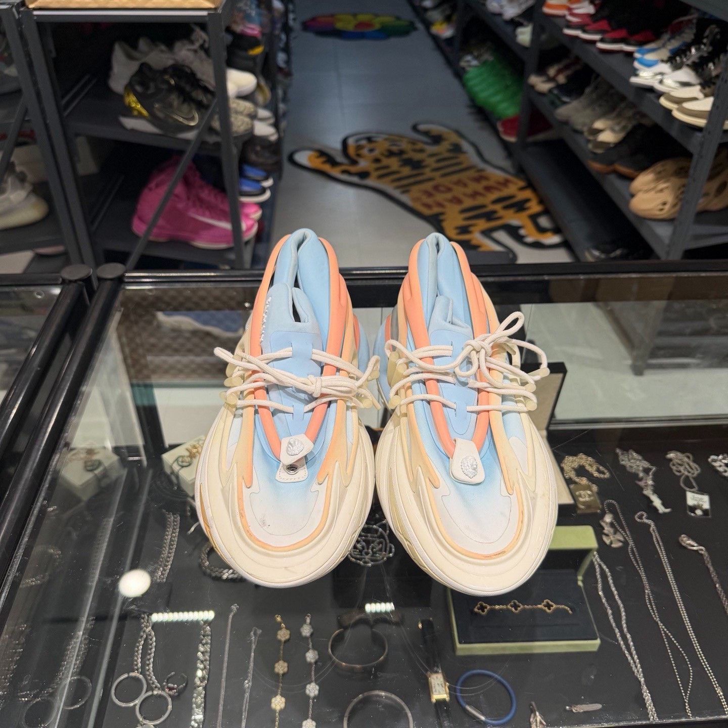Balmain Balmain Lowtop Sneakers 11.5 Men Size US 11.5 / EU 44-45 - 2 Thumbnail