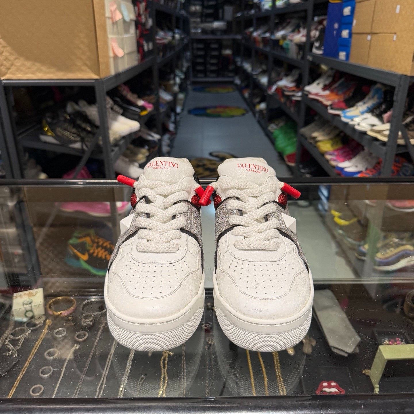 Valentino Valentino Lowtop Sneakers 10.5 Men Size US 10.5 / EU 43-44 - 2 Thumbnail