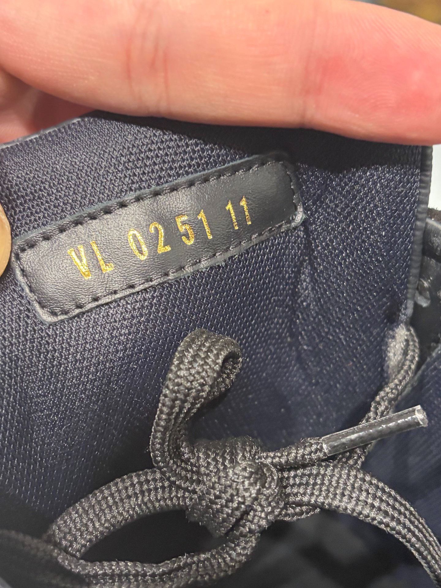 Louis Vuitton Louis Vuitton Black Lowtop Sneakers 11.5 Men Size US 11.5 / EU 44-45 - 5 Thumbnail